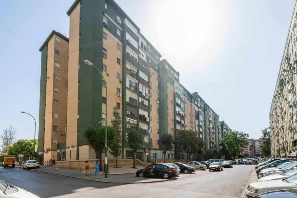 Apartamento Amplio Con 4 Habitaciones Y 2 Banos - Great Apartment With 4 Rooms - 2 Baths إشبيلية المظهر الخارجي الصورة