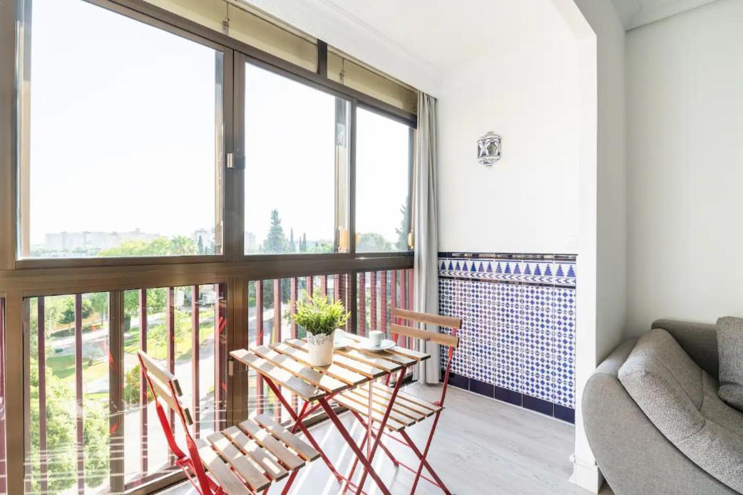 Apartamento Amplio Con 4 Habitaciones Y 2 Banos - Great Apartment With 4 Rooms - 2 Baths إشبيلية المظهر الخارجي الصورة