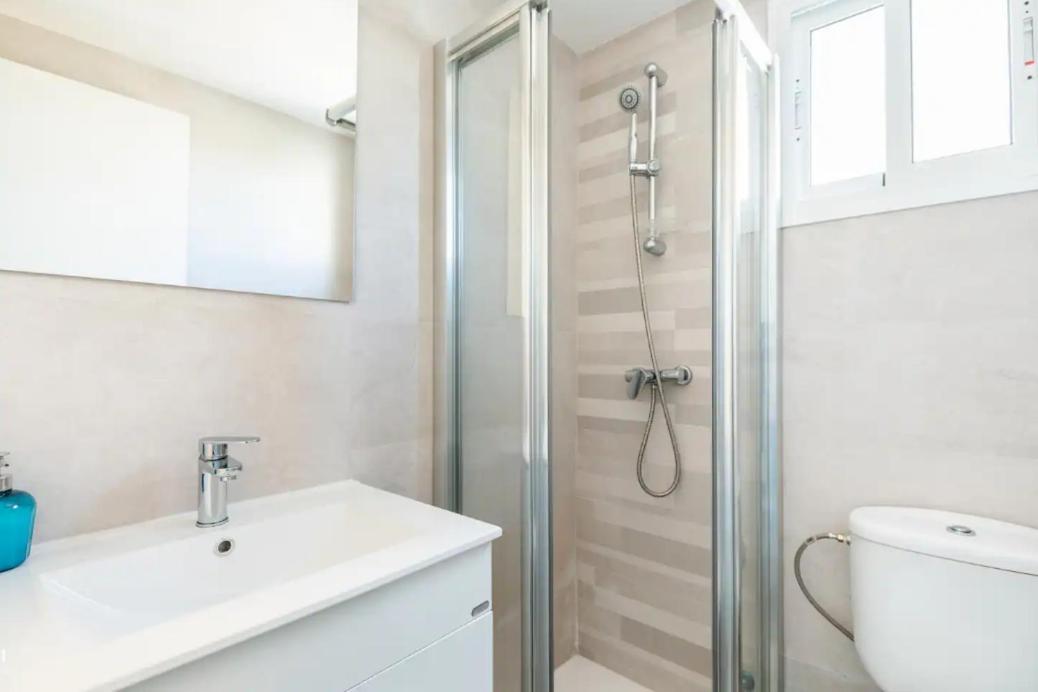 Apartamento Amplio Con 4 Habitaciones Y 2 Banos - Great Apartment With 4 Rooms - 2 Baths إشبيلية المظهر الخارجي الصورة