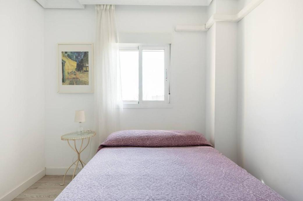 Apartamento Amplio Con 4 Habitaciones Y 2 Banos - Great Apartment With 4 Rooms - 2 Baths إشبيلية المظهر الخارجي الصورة