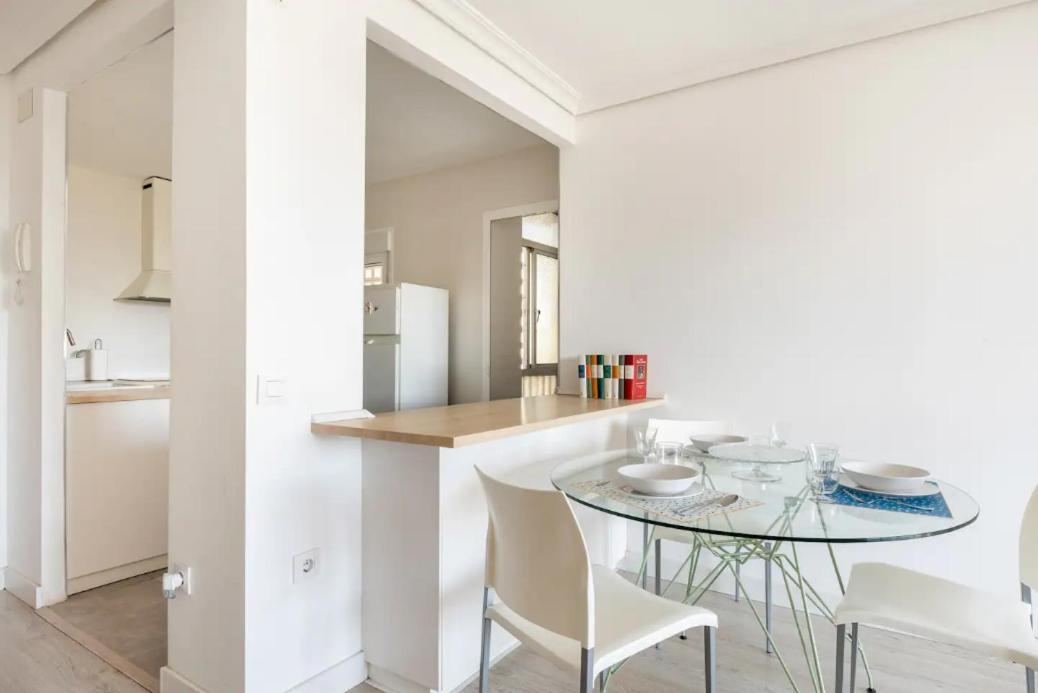 Apartamento Amplio Con 4 Habitaciones Y 2 Banos - Great Apartment With 4 Rooms - 2 Baths إشبيلية المظهر الخارجي الصورة