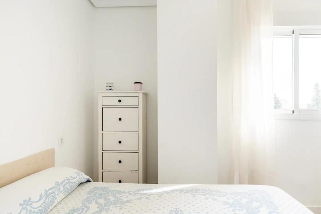 Apartamento Amplio Con 4 Habitaciones Y 2 Banos - Great Apartment With 4 Rooms - 2 Baths إشبيلية المظهر الخارجي الصورة