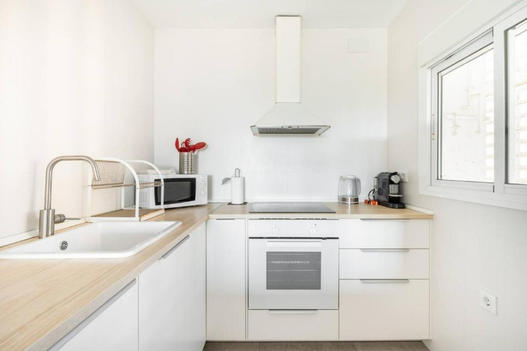 Apartamento Amplio Con 4 Habitaciones Y 2 Banos - Great Apartment With 4 Rooms - 2 Baths إشبيلية المظهر الخارجي الصورة