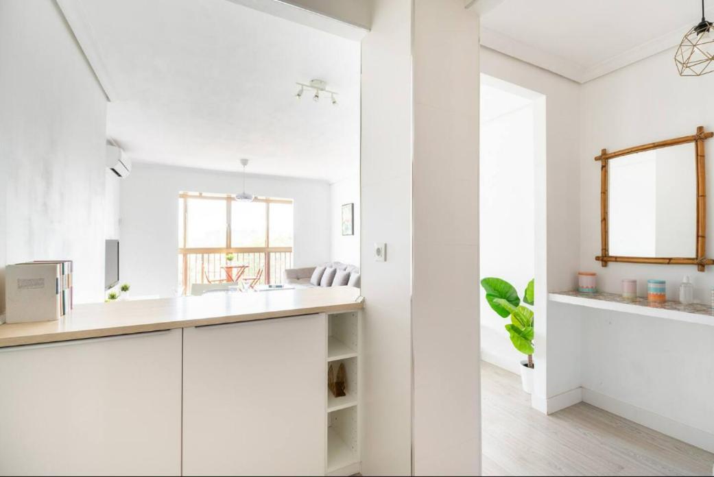 Apartamento Amplio Con 4 Habitaciones Y 2 Banos - Great Apartment With 4 Rooms - 2 Baths إشبيلية المظهر الخارجي الصورة